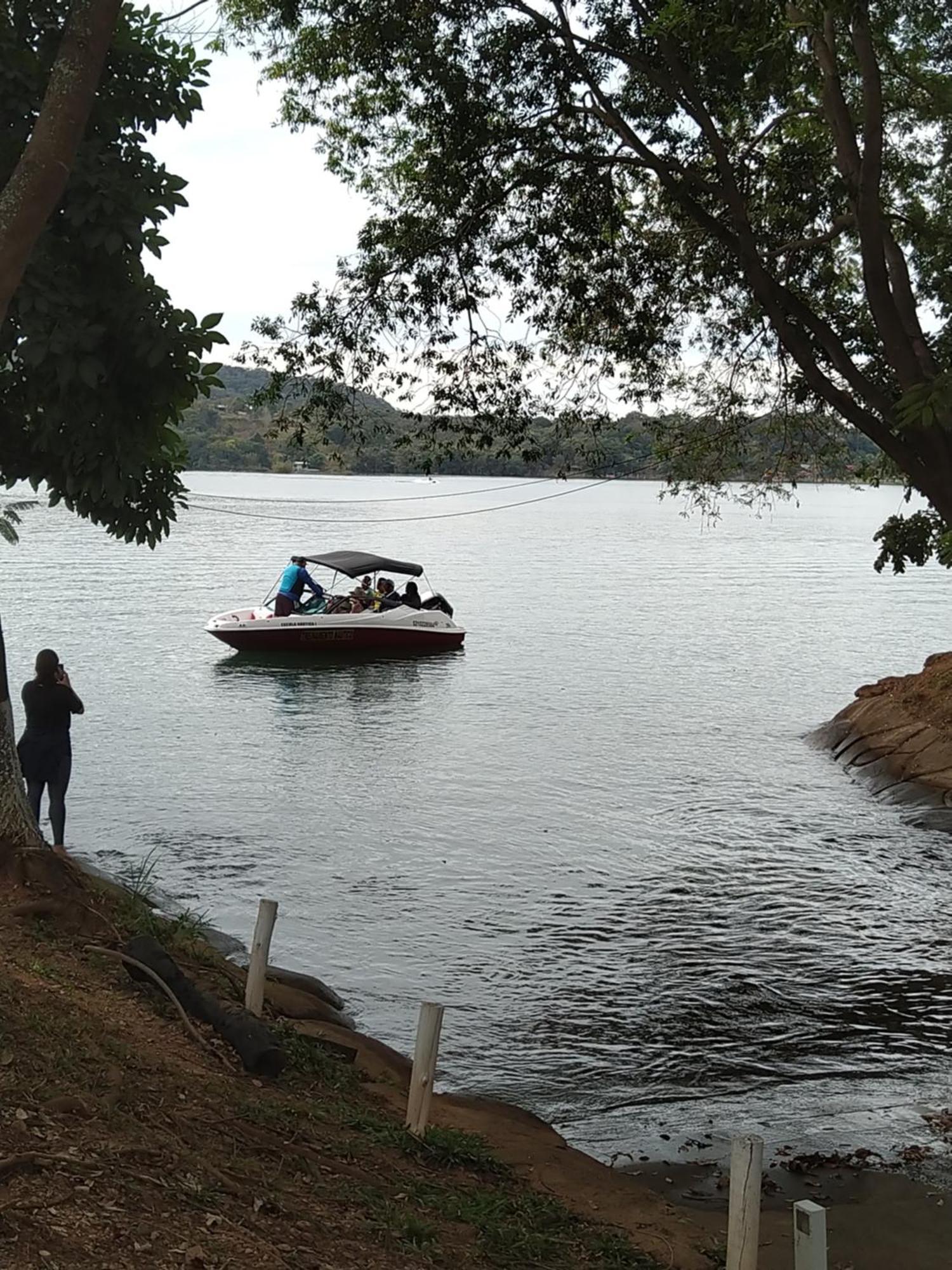 Apartamento Do Lago, Com Churrasqueira Privativa , Cozinha , Internet Banda Larga, Rampa Barco E Jet, Pesqueiro - B101 卡达斯诺瓦斯 外观 照片